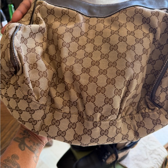 Gucci Tan and Black Shoulder Bag - Picture 2 of 11